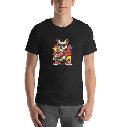 T-shirt Bolt noir chiné porté de face, illustration street art sur la poitrine