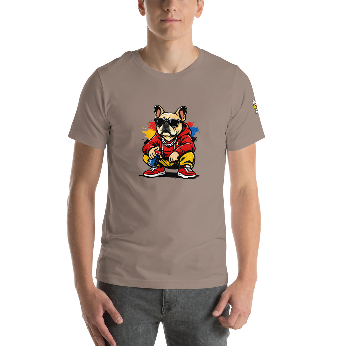 T-shirt Bolt beige pierre porté de face avec illustration Bolt